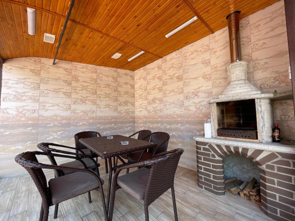 Villa Aeroport Розовый Дом Kischinau Exterior foto